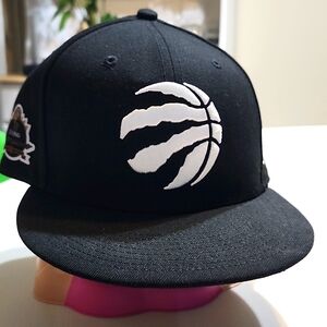 Toronto raptors snap back hat ( new era)